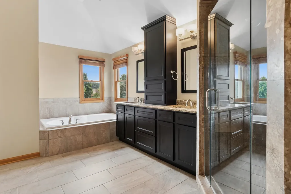 2680 Ginger Woods Drive Aurora IL 60502