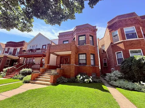 2535 West Eastwood Avenue Chicago IL 60625