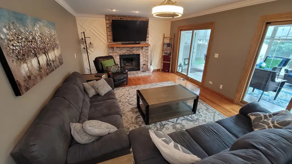 3885 Thornberry Way Lake In The Hills IL 60156