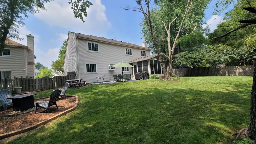 3885 Thornberry Way Lake In The Hills IL 60156
