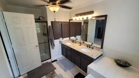 3885 Thornberry Way Lake In The Hills IL 60156