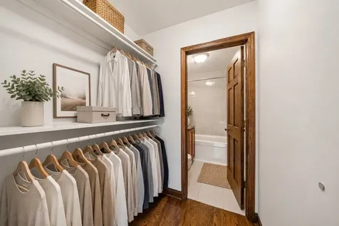 2318 North Hamilton Avenue Chicago IL 60647