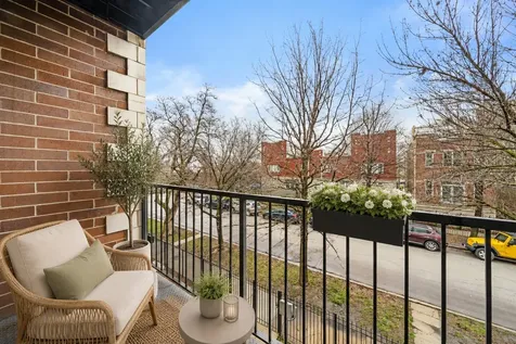 2318 North Hamilton Avenue Chicago IL 60647