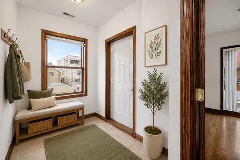 2318 North Hamilton Avenue Chicago IL 60647