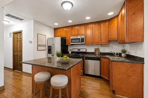 2318 North Hamilton Avenue Chicago IL 60647