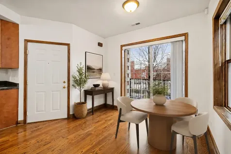 2318 North Hamilton Avenue Chicago IL 60647