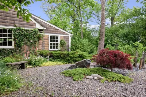 2080 Norfork Road Northfield IL 60093
