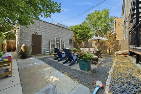 1225 West Newport Street Chicago IL 60657