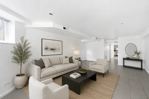 1225 West Newport Street Chicago IL 60657