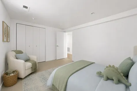 1225 West Newport Street Chicago IL 60657