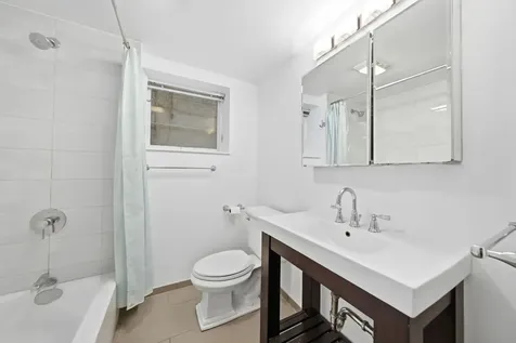 1225 West Newport Street Chicago IL 60657