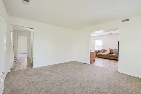 1861 Seneca Drive Hanover Park IL 60133