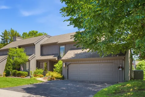 423 Deer Trail Hill Trail Lake Barrington IL 60010