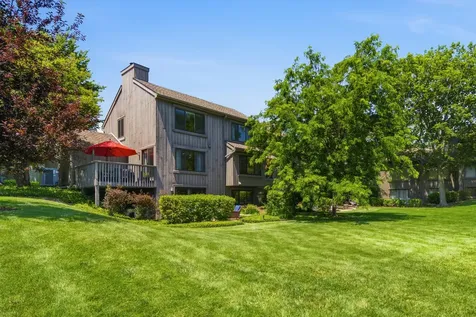 423 Deer Trail Hill Trail Lake Barrington IL 60010