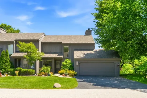 423 Deer Trail Hill Trail Lake Barrington IL 60010