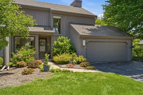 423 Deer Trail Hill Trail Lake Barrington IL 60010