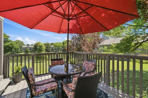 423 Deer Trail Hill Trail Lake Barrington IL 60010