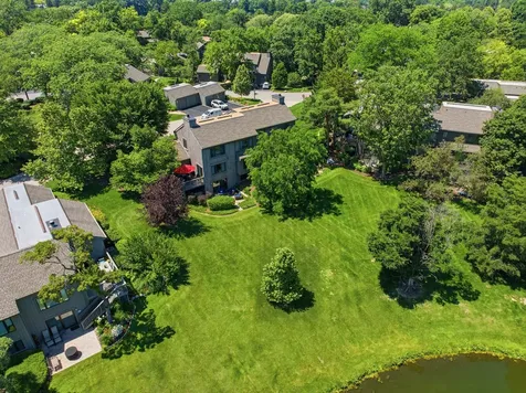 423 Deer Trail Hill Trail Lake Barrington IL 60010