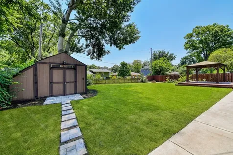 36 Robin Hill Drive Naperville IL 60540