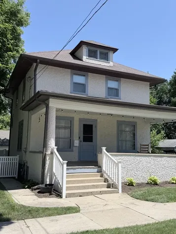 124 East Sunnyside Avenue Libertyville IL 60048