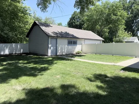 124 East Sunnyside Avenue Libertyville IL 60048