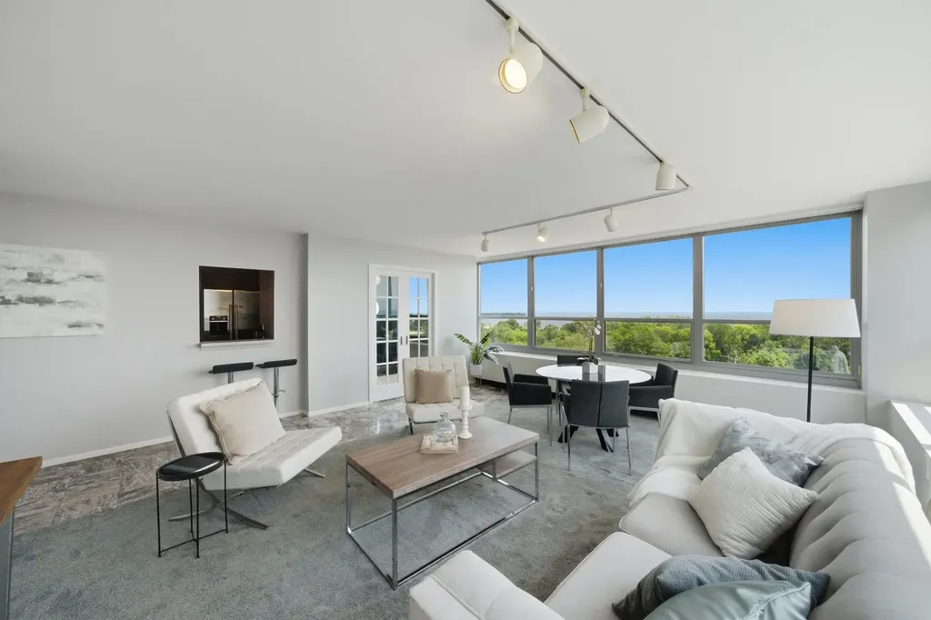 3550 North Lake Shore Drive Chicago IL 60657