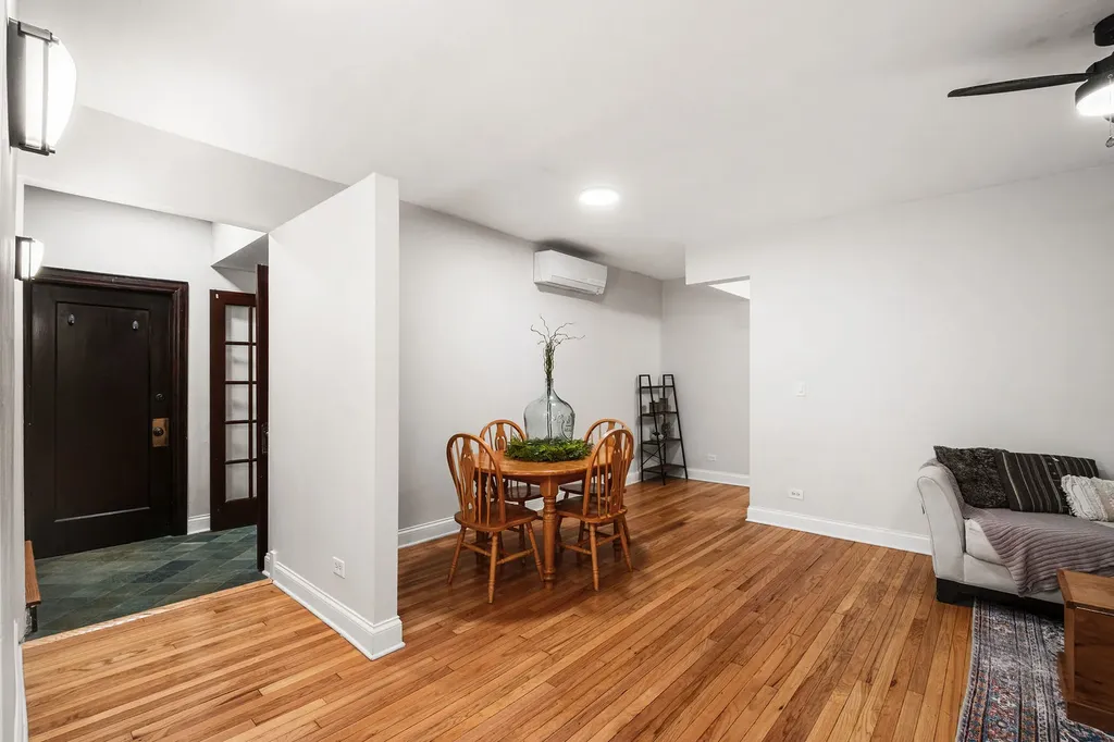 4727 North Paulina Street Chicago IL 60640