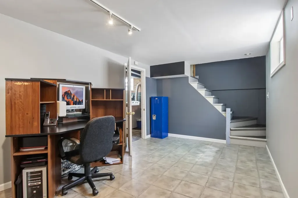 8525 South Keeler Avenue Chicago IL 60652