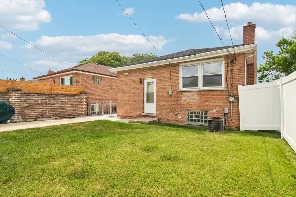 8525 South Keeler Avenue Chicago IL 60652