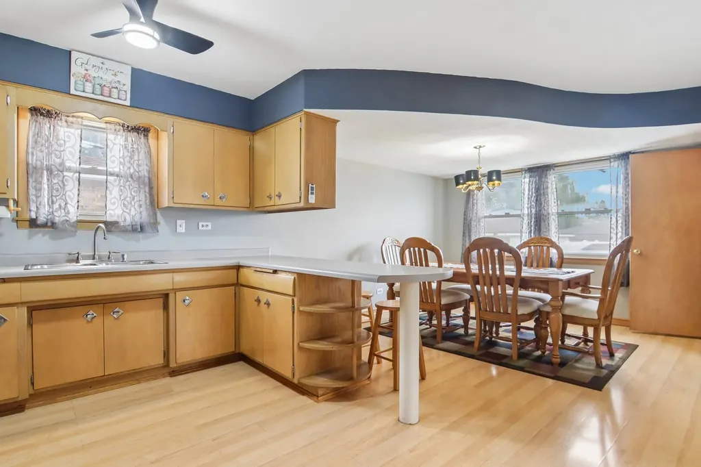 8525 South Keeler Avenue Chicago IL 60652