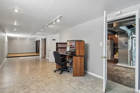 8525 South Keeler Avenue Chicago IL 60652