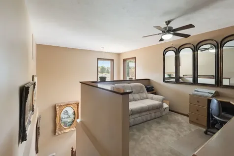 2019 North Woodlawn Park Avenue Mchenry IL 60051