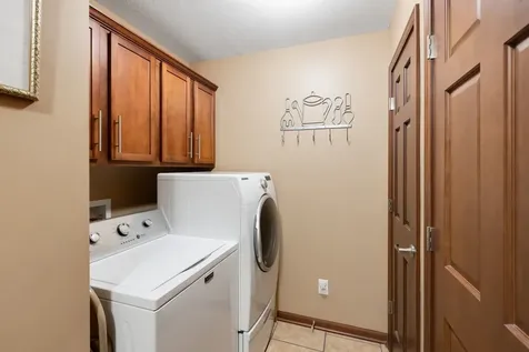 2019 North Woodlawn Park Avenue Mchenry IL 60051
