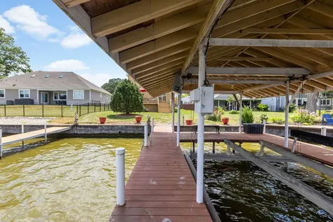 2019 North Woodlawn Park Avenue Mchenry IL 60051