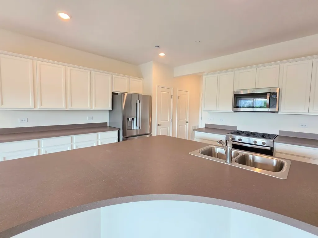 2309 Horseshoe Circle Naperville IL 60564