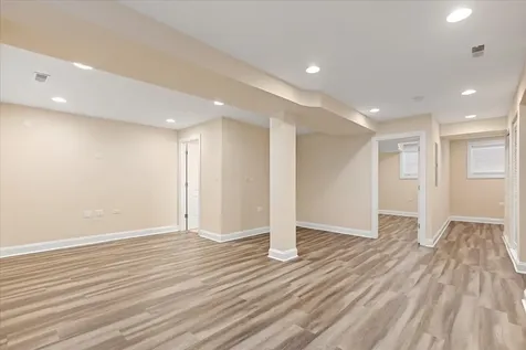 4014 North Central Park Avenue Chicago IL 60618