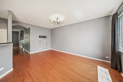 284 Edmundton Circle Carol Stream IL 60188