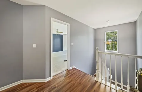 284 Edmundton Circle Carol Stream IL 60188