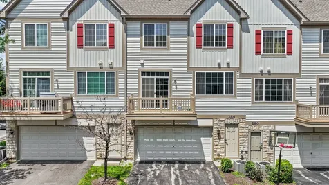 284 Edmundton Circle Carol Stream IL 60188