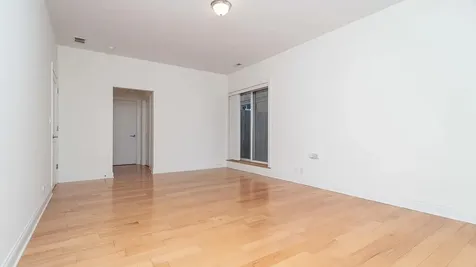 2352 West Byron Street Chicago IL 60618