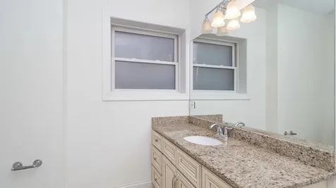 2352 West Byron Street Chicago IL 60618