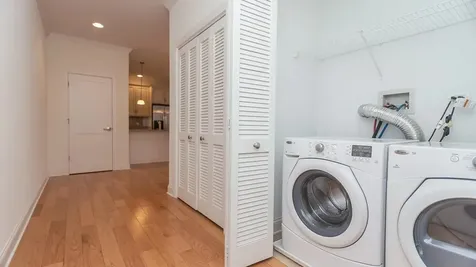 2352 West Byron Street Chicago IL 60618