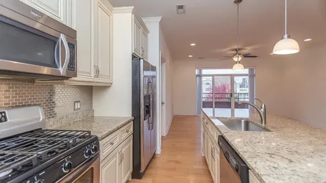 2352 West Byron Street Chicago IL 60618