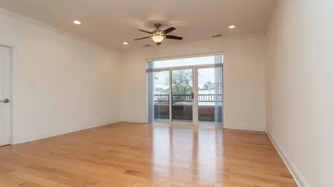 2352 West Byron Street Chicago IL 60618