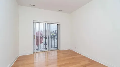 2352 West Byron Street Chicago IL 60618