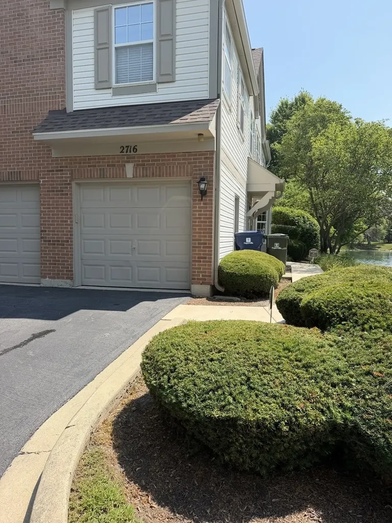 2716 Rockport Lane Naperville IL 60564