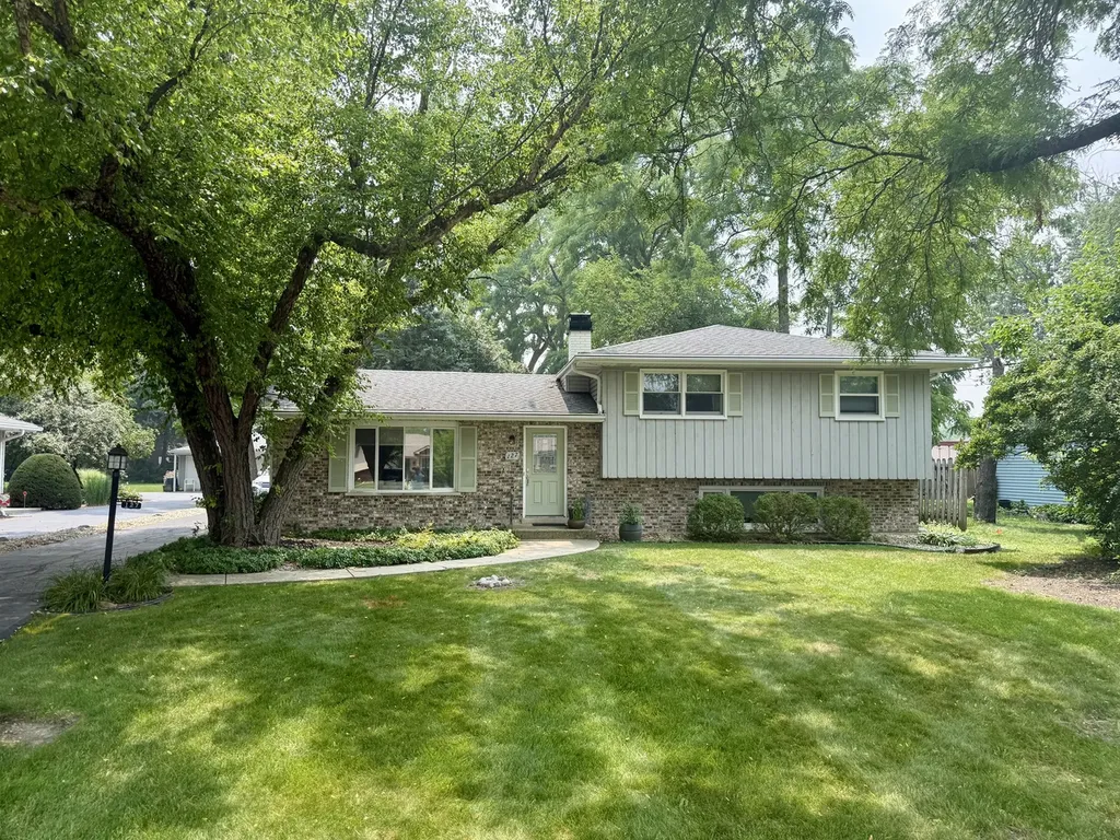 127 East Traube Avenue Westmont IL 60559