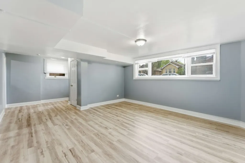 2507 West Coyle Avenue Chicago IL 60645