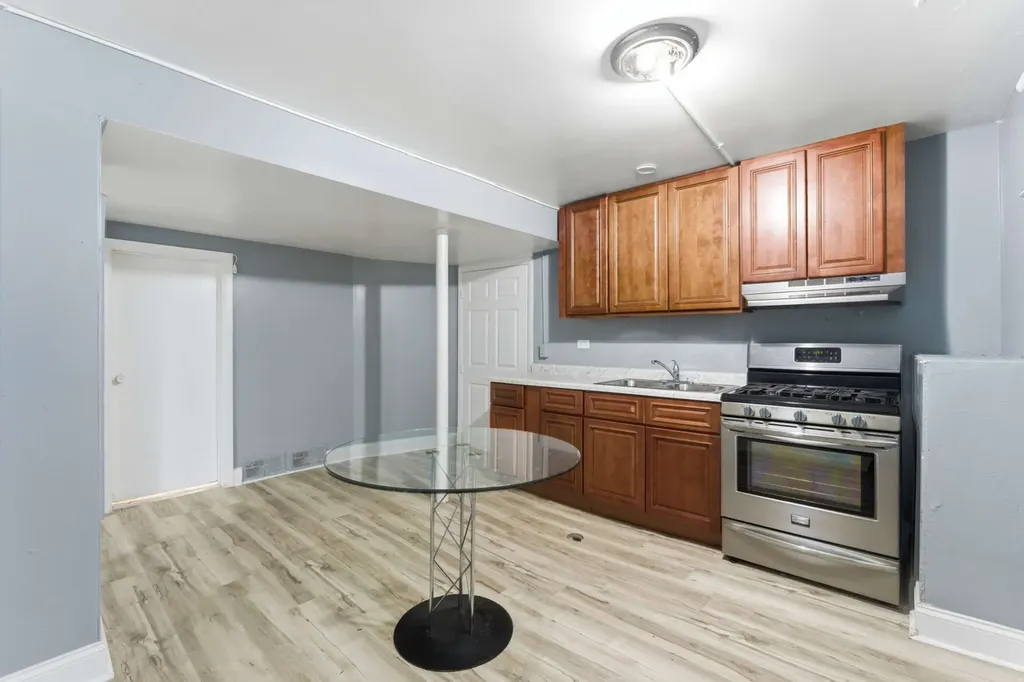2507 West Coyle Avenue Chicago IL 60645
