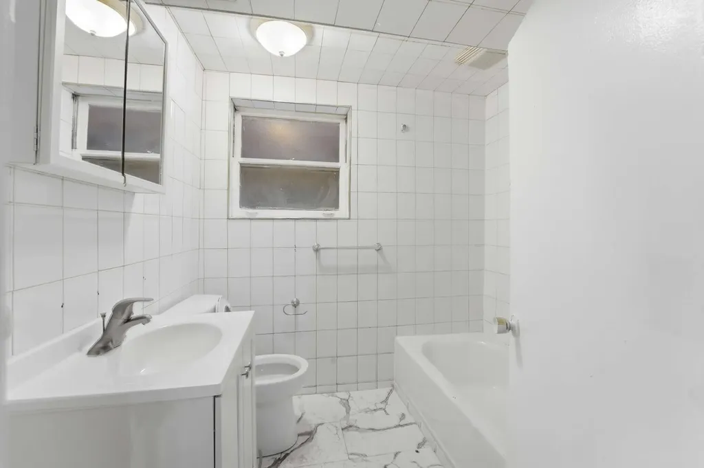 2507 West Coyle Avenue Chicago IL 60645